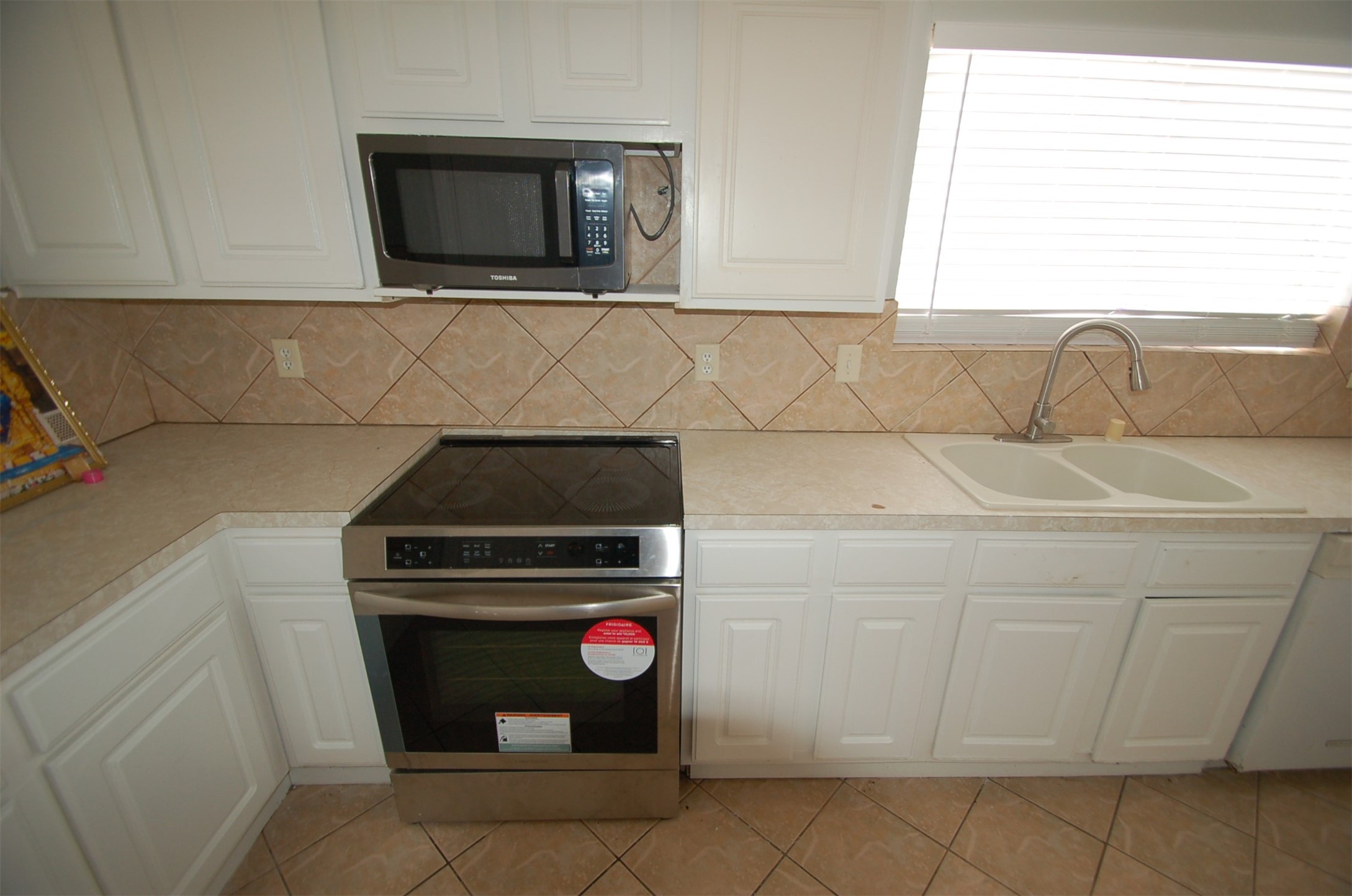 3338 Walhalla Drive Houston, TX 77066 - Photo 9 of 29 Newer appliances