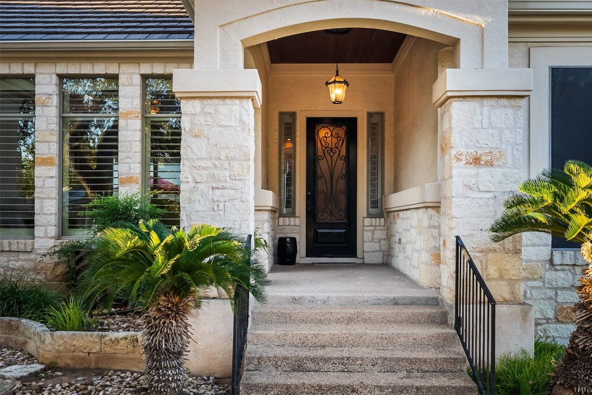 2 Tournament Way The Hills, TX 78738 - Photo 5 of 37