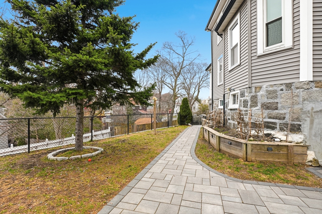20 Oak Hill Road Saugus, MA 01906 - Photo 34 of 42