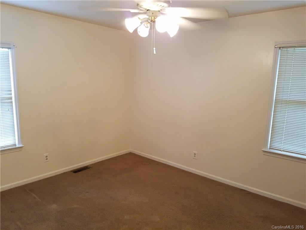 4033 Nevin Road Charlotte, NC 28269 - Photo 7 of 11