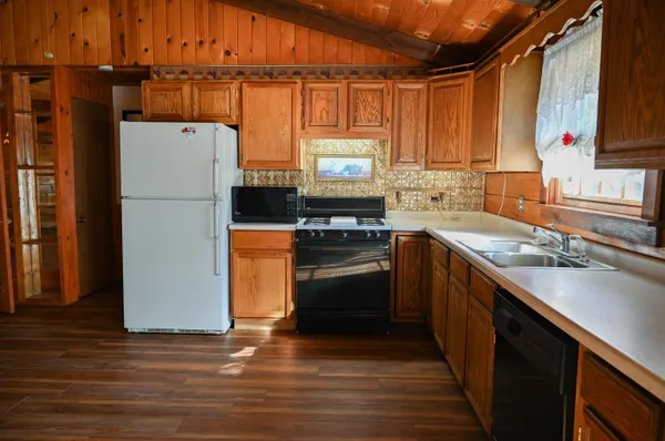 $289,900 | N11380 10th Avenue, Necedah, WI 54646