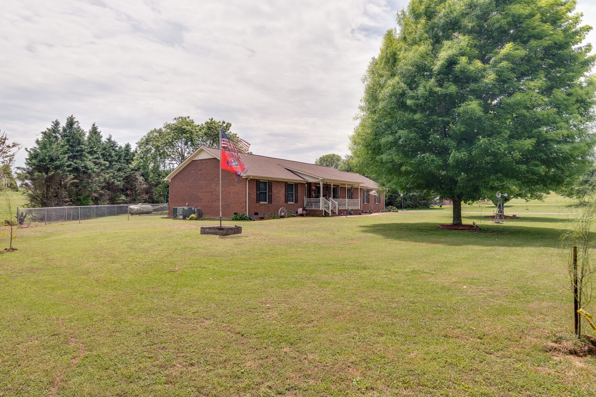 1613 Hayes Denton Road Columbia, TN 38401 - Photo 2 of 30 Gallery Image 2