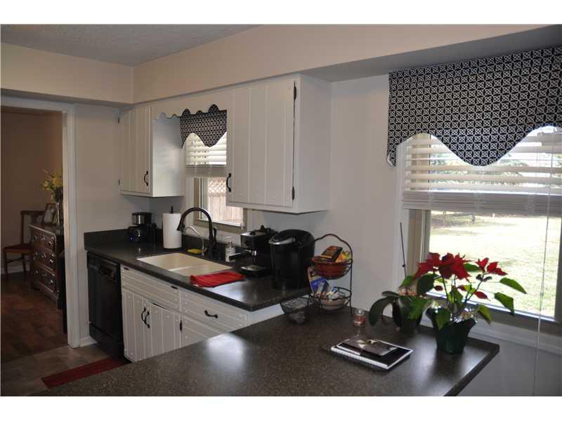 1802 Winding Ridge Avenue Indianapolis, IN 46217 - Photo 7 of 22 Gallery Image 7