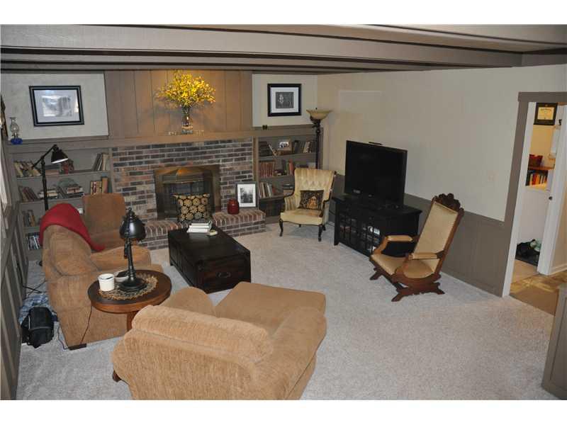 1802 Winding Ridge Avenue Indianapolis, IN 46217 - Photo 8 of 22 Gallery Image 8