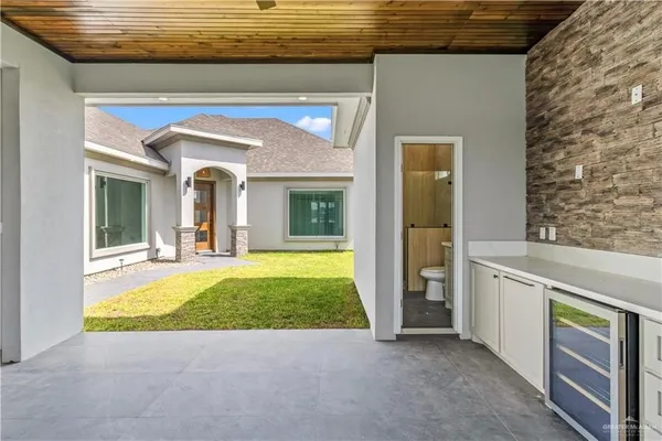 $2,300 | 614 West La Pointe Avenue, Alton, TX 78573