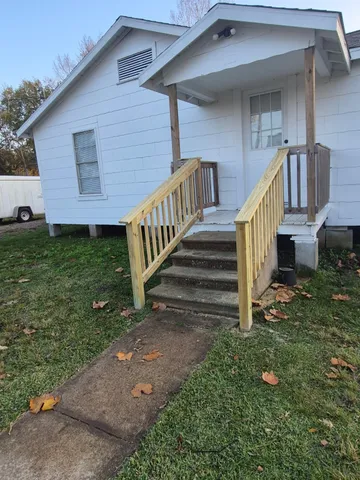 $185,000 | 712 Stowell Street, Anahuac, TX 77514