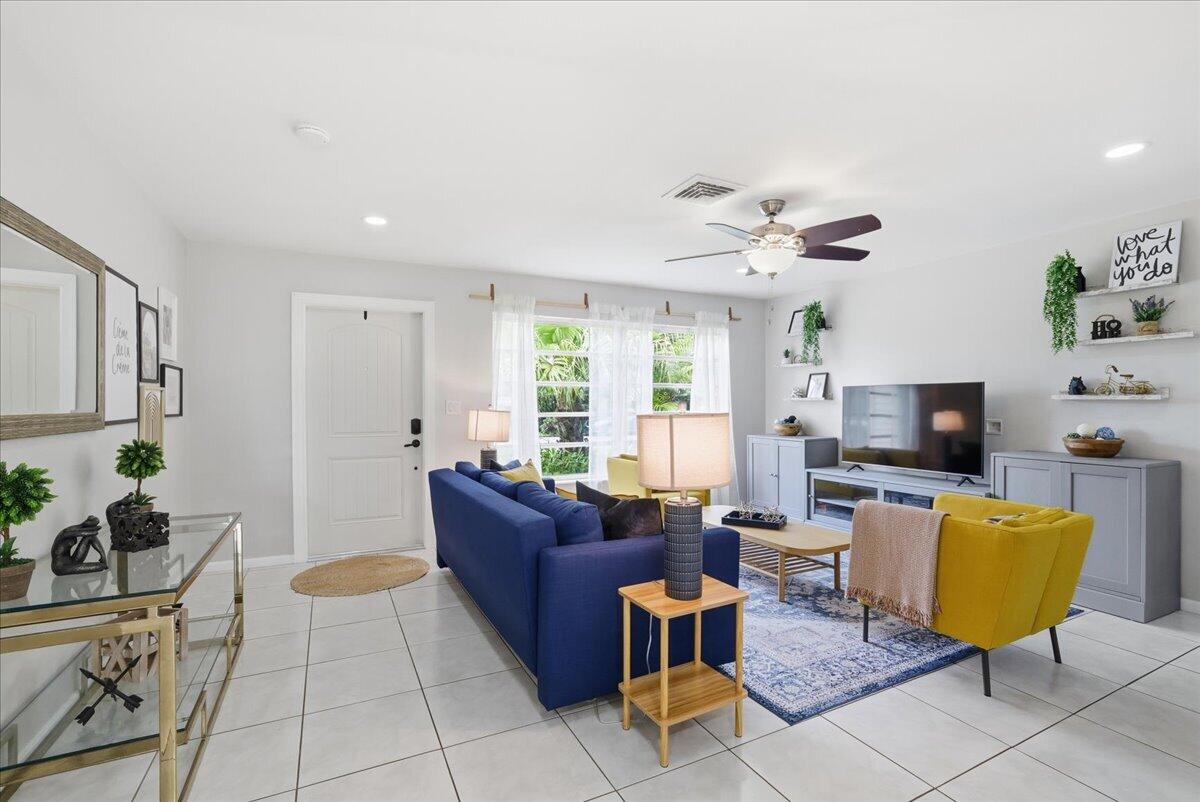 583 Northwest 12th Terrace Boca Raton, FL 33486 - Photo 9 of 31 02-8I8A5009