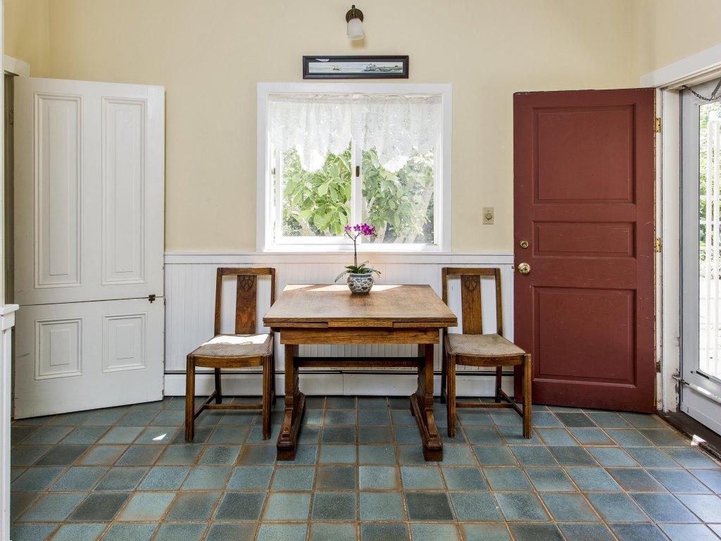 25 School Street Boothbay, ME 04544 - Photo 8 of 37 Eat-In Area in Kitchen