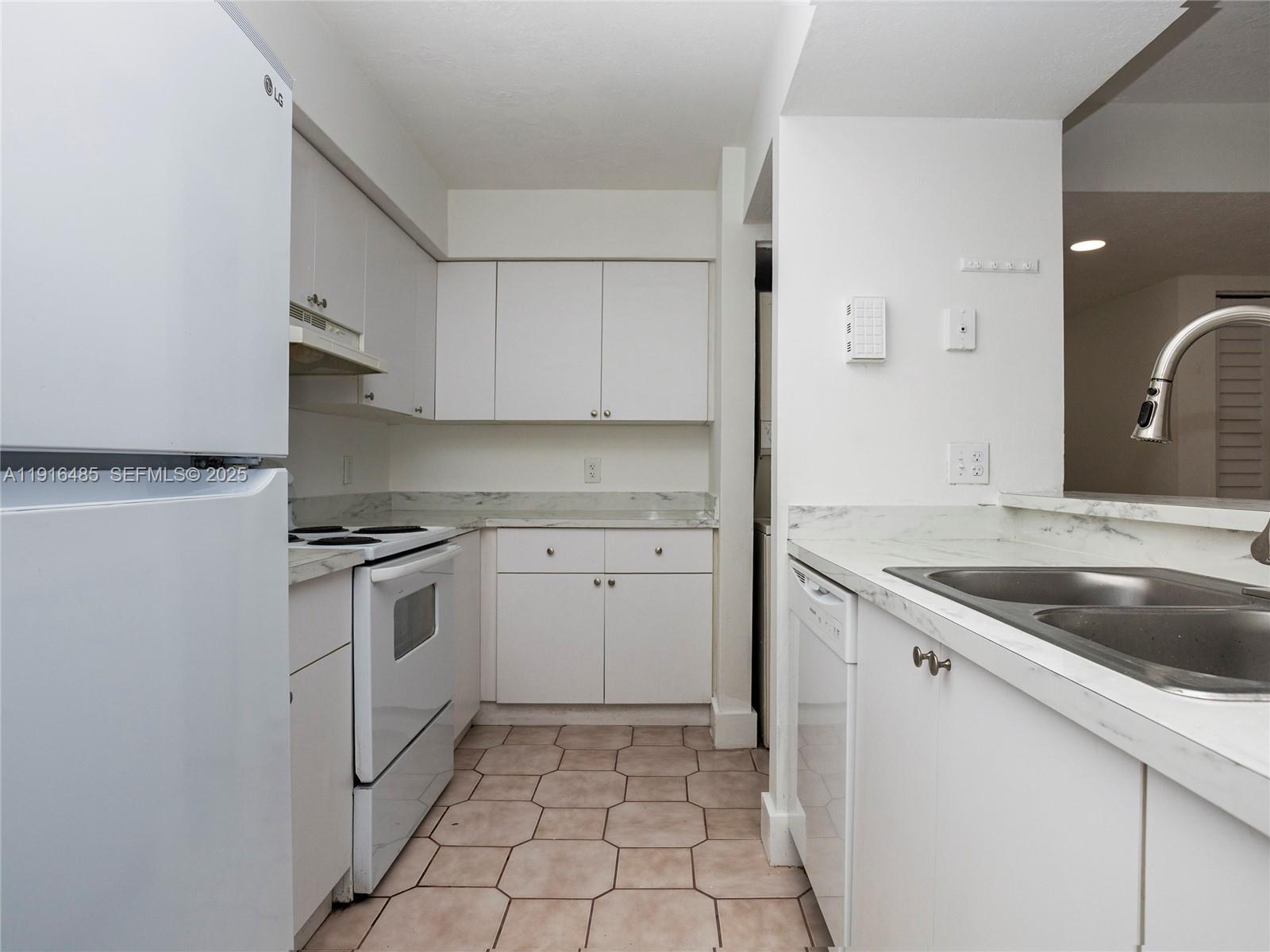 9761 Southwest 138th Avenue, Unit HC1R Miami, FL 33186 - Photo 11 of 35