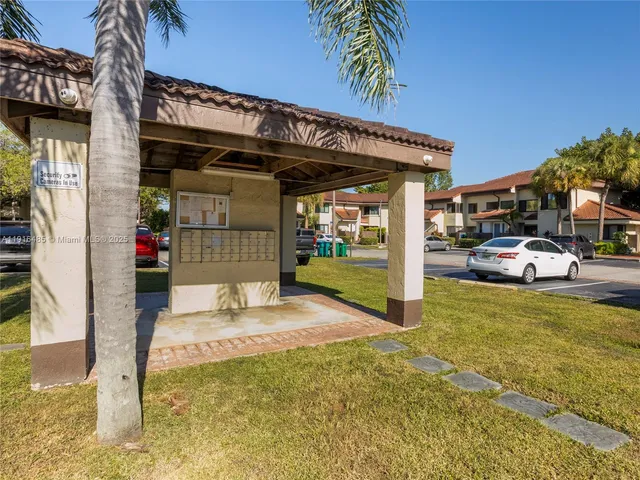 $320,000 | 9761 Southwest 138th Avenue, Unit HC1R, Miami, FL 33186