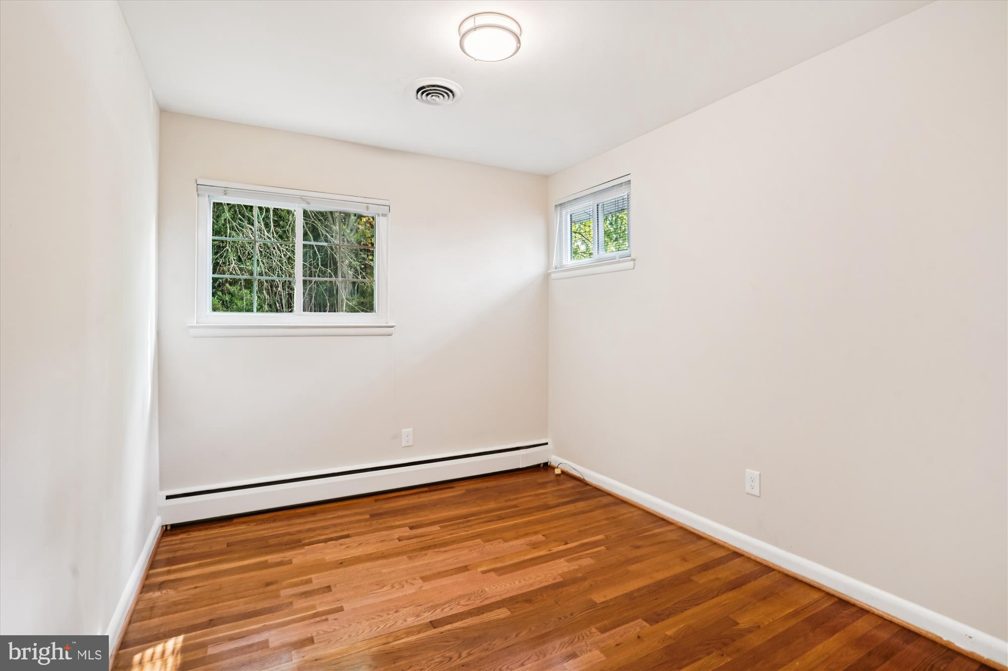 6216 Rockhurst Road Bethesda, MD 20817 - Photo 35 of 52 an empty room with a window