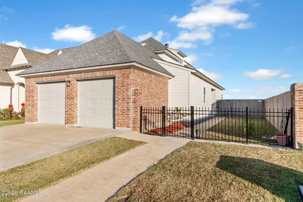 $2,800 | 305 San Sebastian Drive, Youngsville, LA 70592