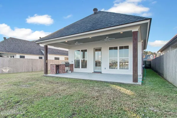 $2,800 | 305 San Sebastian Drive, Youngsville, LA 70592