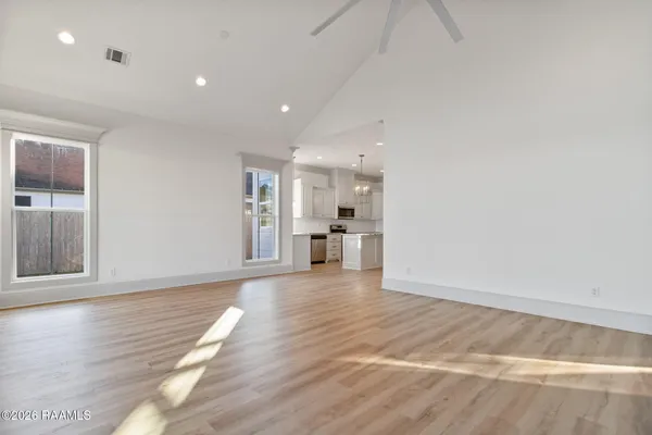 $2,800 | 305 San Sebastian Drive, Youngsville, LA 70592