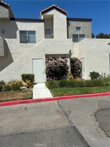 $470,000 | 21203 Trumpet Drive, Unit 103, Newhall, CA 91321