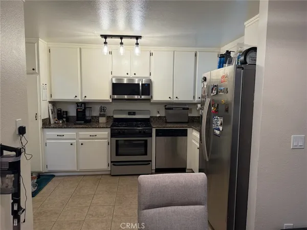 $453,000 | 21203 Trumpet Drive, Unit 103, Newhall, CA 91321