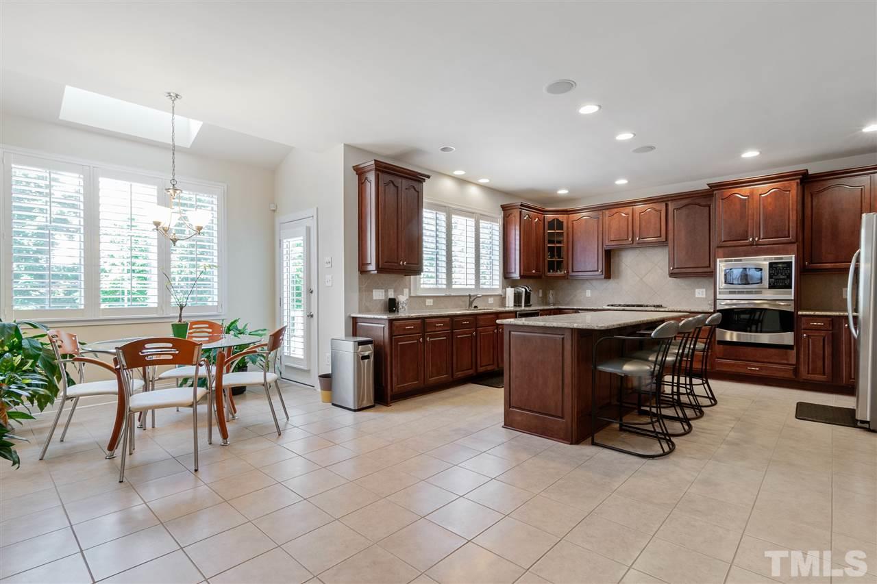 9425 Collingdale Way Raleigh, NC 27617 - Photo 11 of 30 Gallery Image 11