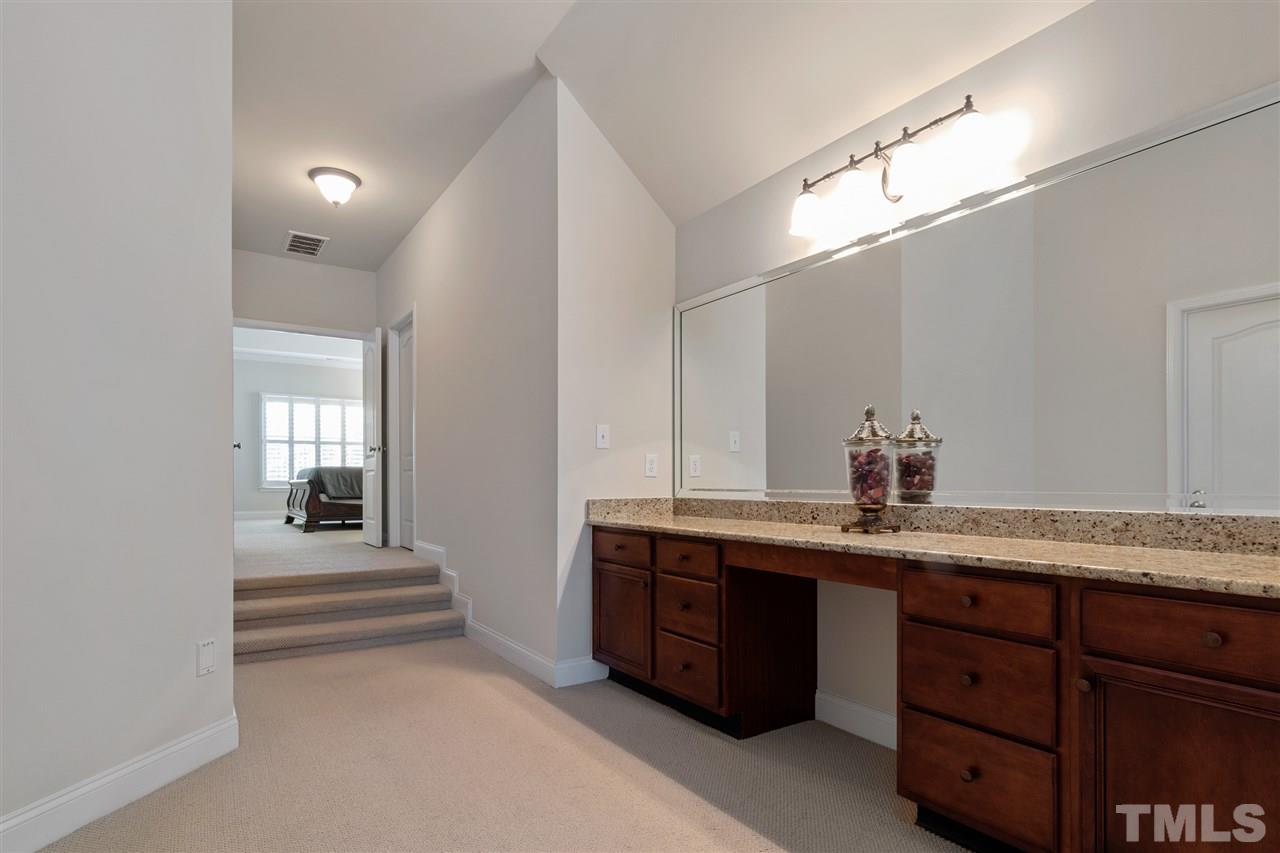 9425 Collingdale Way Raleigh, NC 27617 - Photo 19 of 30 Gallery Image 19