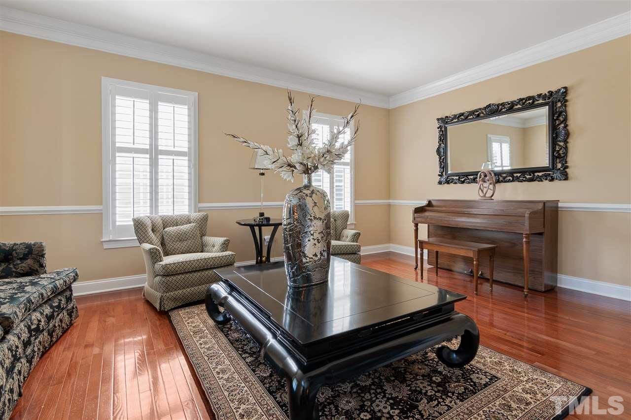 9425 Collingdale Way Raleigh, NC 27617 - Photo 3 of 30 Gallery Image 3