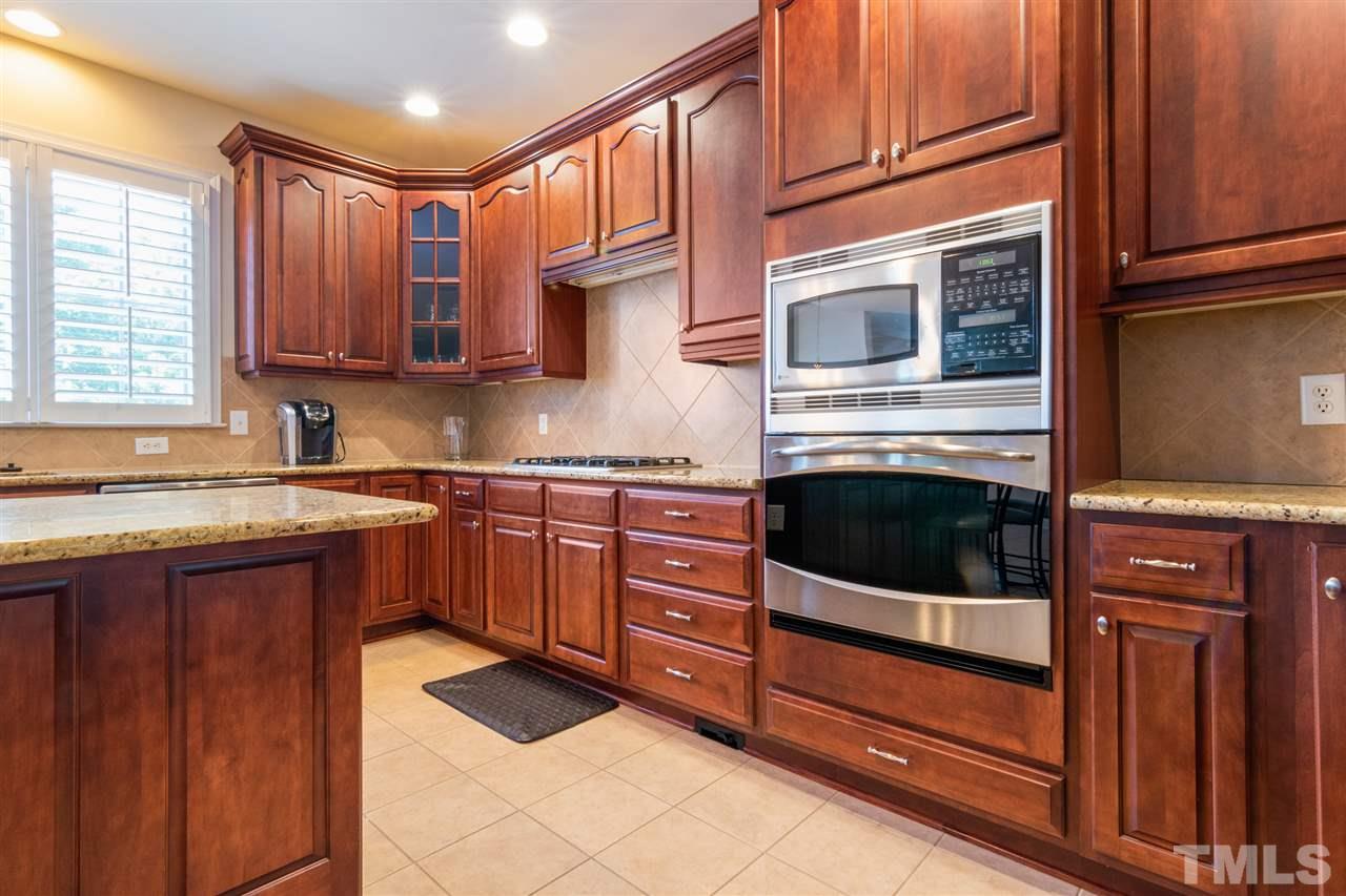 9425 Collingdale Way Raleigh, NC 27617 - Photo 9 of 30 Gallery Image 9