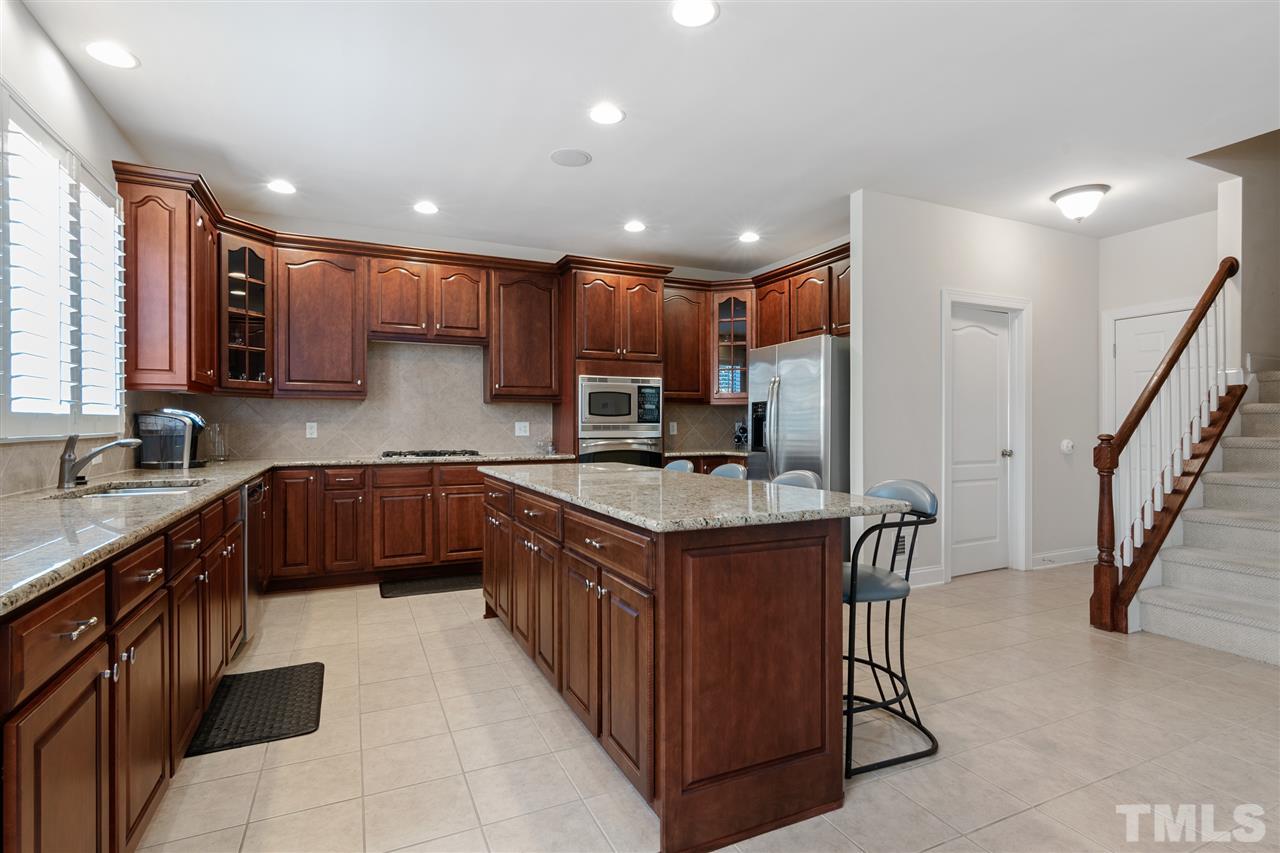 9425 Collingdale Way Raleigh, NC 27617 - Photo 10 of 30 Gallery Image 10