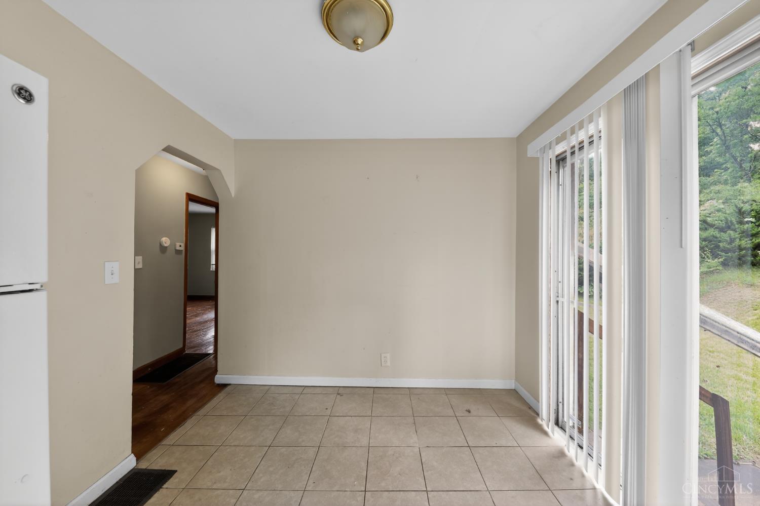 218 Ridgeway Road Cincinnati, OH 45216 - Photo 11 of 30