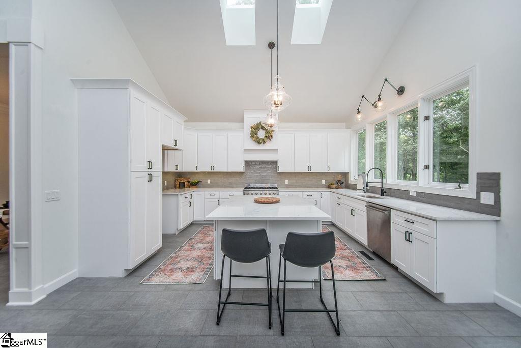 669 Batesville Road Greer, SC 29651 - Photo 8 of 36 Gallery Image 8