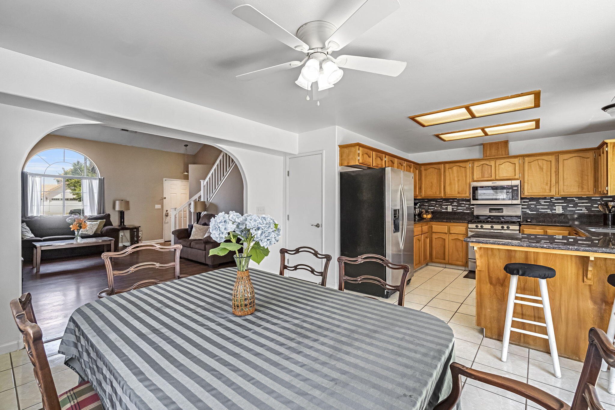 717 East Spring Lane Lemoore, CA 93245 - Photo 9 of 40