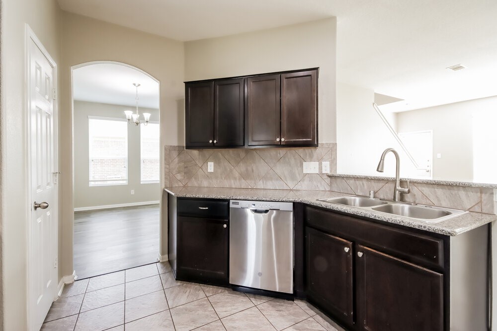 12210 Zenith Ridge Way Humble, TX 77346 - Photo 9 of 17 Gallery Image 9