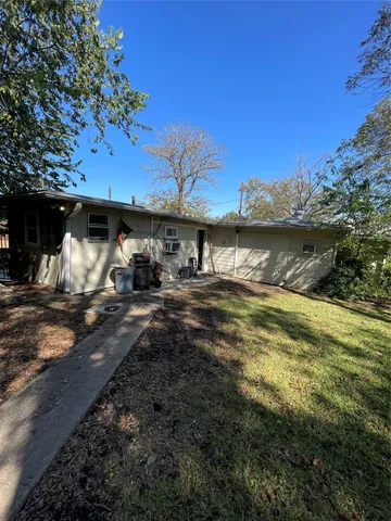 $460,000 | 2006 Maple Avenue, Austin, TX 78722