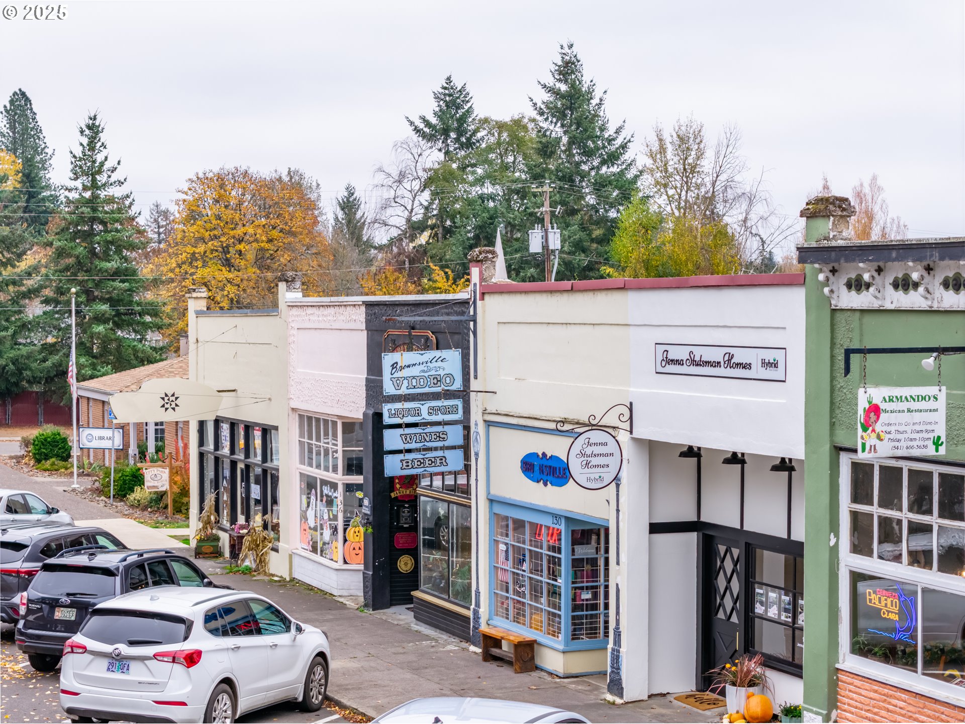 130 Spaulding Avenue Brownsville, OR 97327 - Photo 21 of 26 a car parked in front of a building