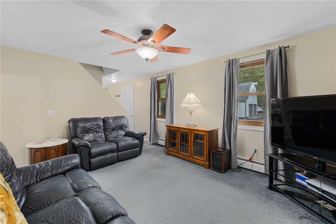 637 Read School House Road Coventry, RI 02816 - Photo 7 of 47