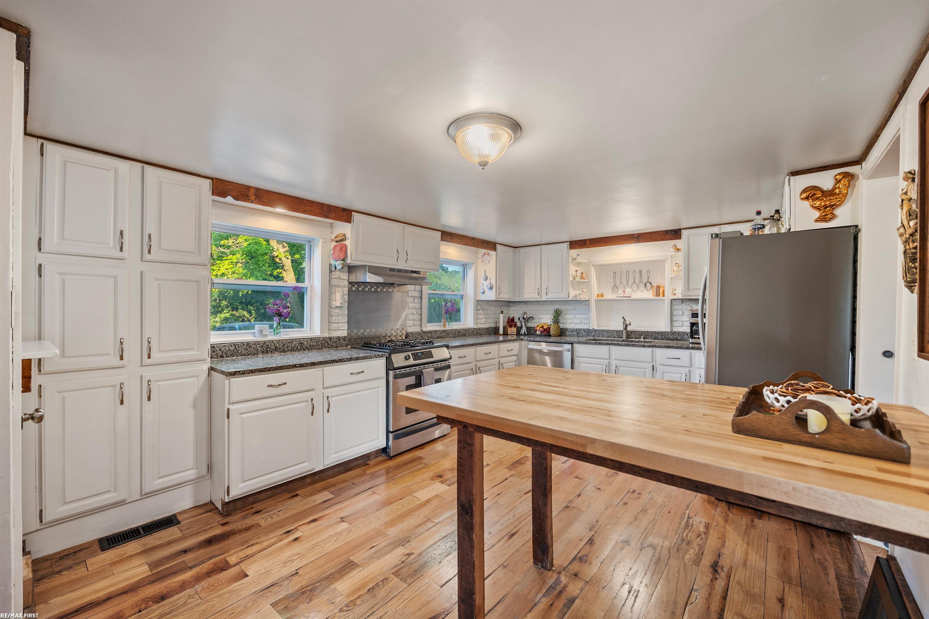 270 Rowland Road Leonard, MI 48367 - Photo 18 of 80 50112131-17.JPG