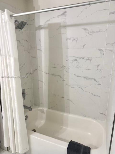 19380 Northeast 26th Avenue, Unit 304 Miami, FL 33180 - Photo 12 of 17