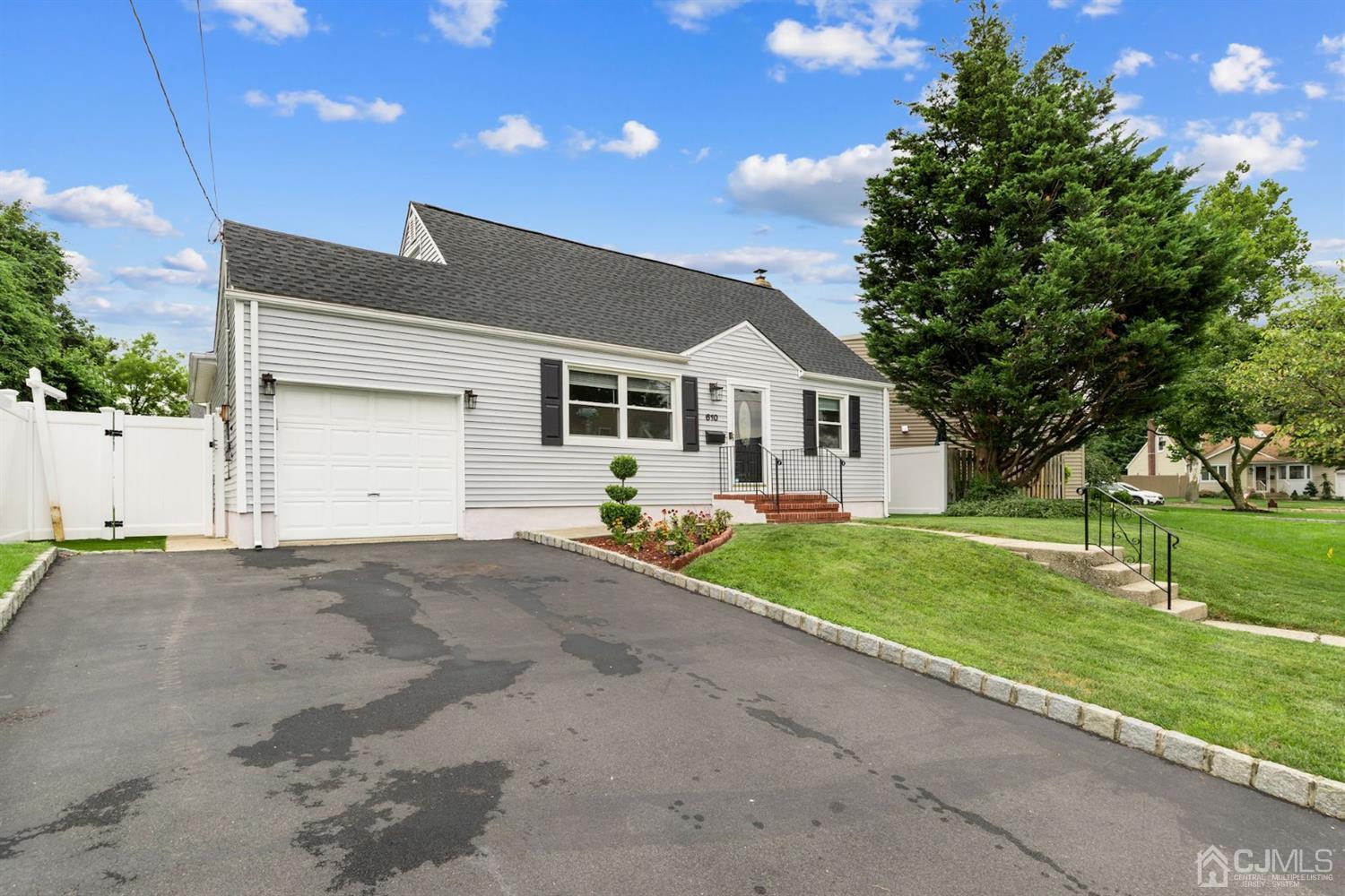 610 Princeton Road Linden, NJ 07036 - Photo 3 of 36
