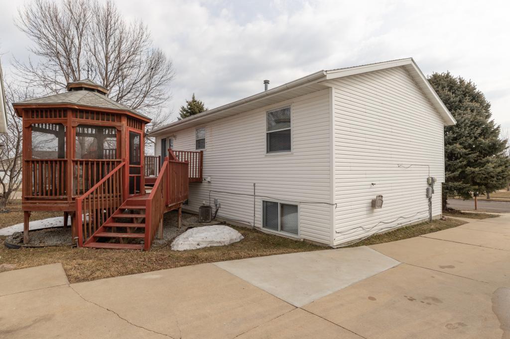 851 Diamond Ridge Lane Northwest Rochester, MN 55901 - Photo 30 of 36 Gallery Image 30