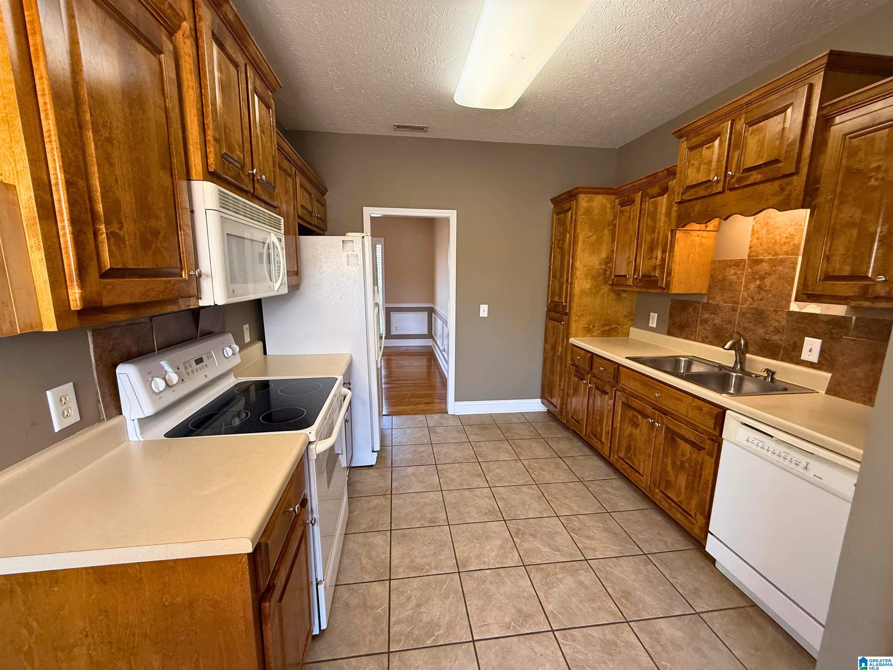 217 Twin Ridge Circle Lincoln, AL 35096 - Photo 8 of 36