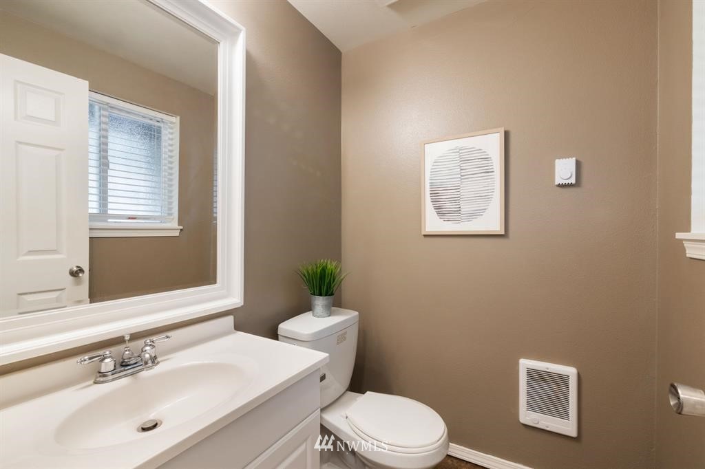 191 Northeast Larson Lake Road Belfair, WA 98528 - Photo 10 of 18 Gallery Image 10