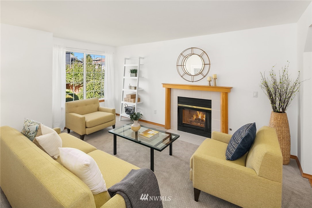4226 Northeast 2nd Street Renton, WA 98059 - Photo 2 of 20 Gallery Image 2