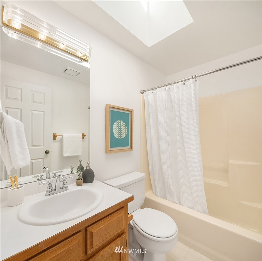 4226 Northeast 2nd Street Renton, WA 98059 - Photo 13 of 20 Gallery Image 13