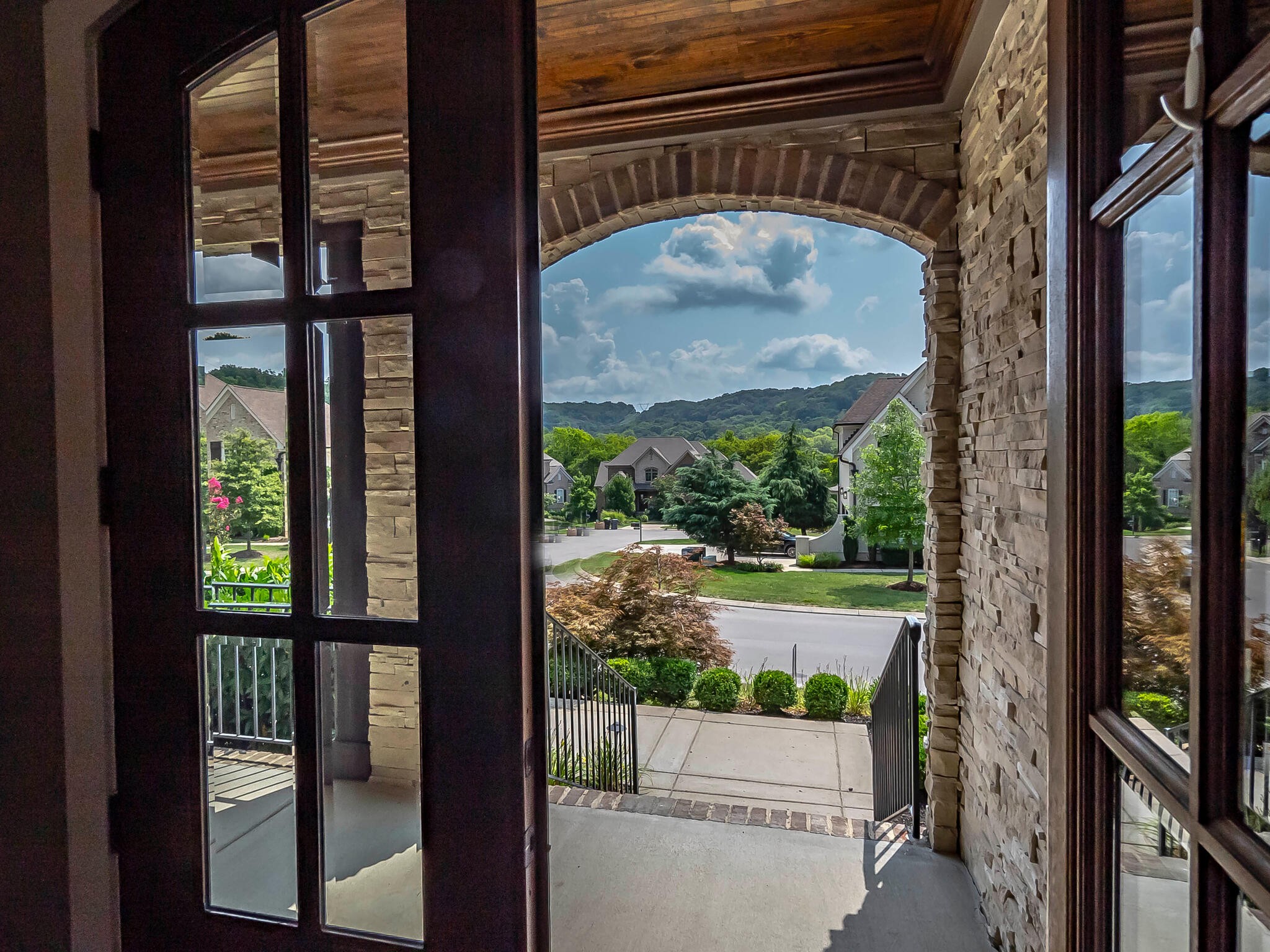 2179 Hartland Road Franklin, TN 37069 - Photo 4 of 45 Gallery Image 4