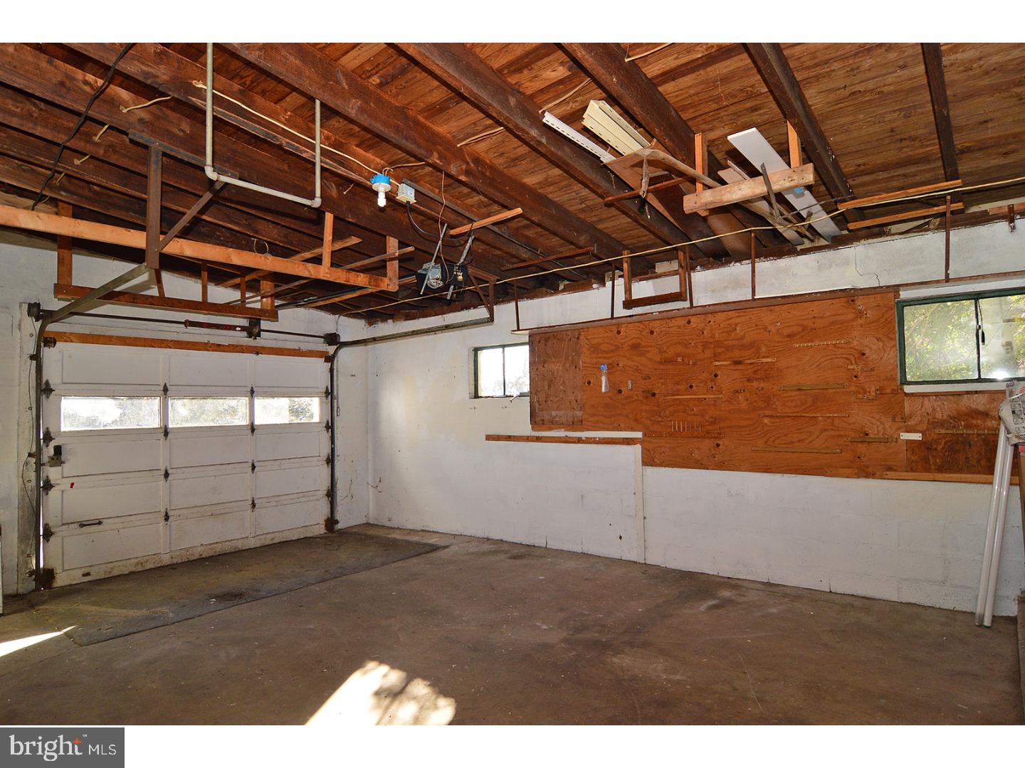 923 Morgantown Road Shillington, PA 19607 - Photo 22 of 25 Garage