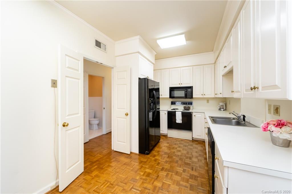 864 Cherokee Road Charlotte, NC 28207 - Photo 17 of 36 Gallery Image 17