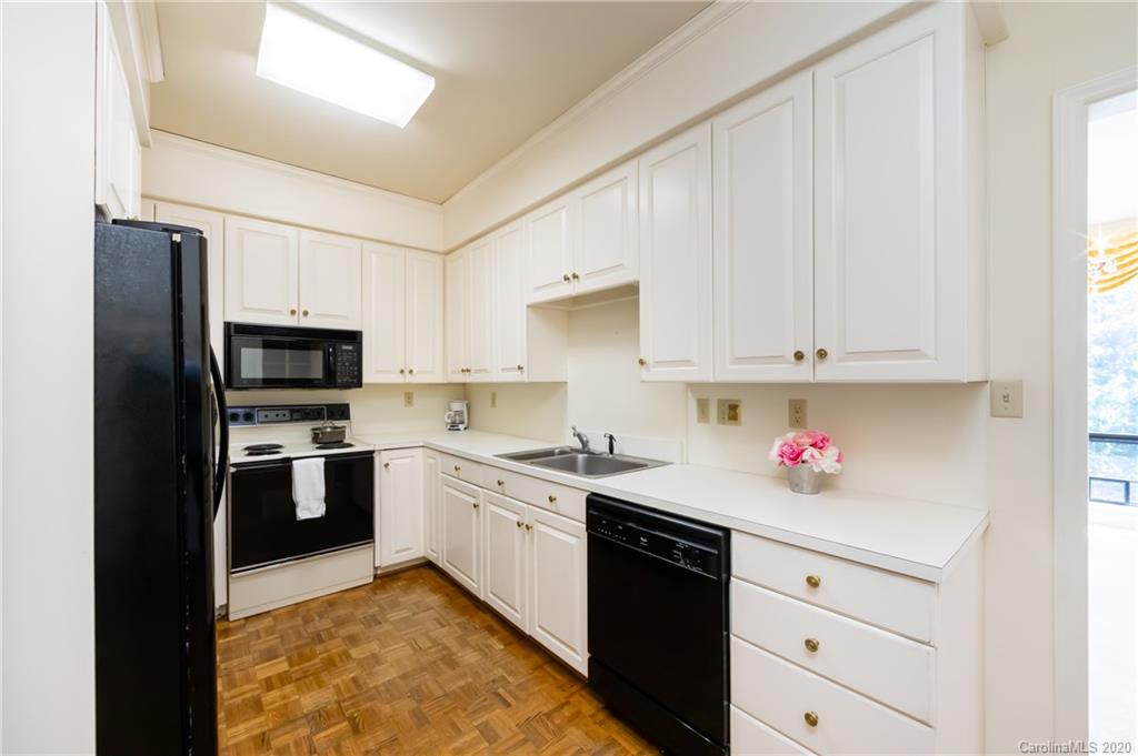 864 Cherokee Road Charlotte, NC 28207 - Photo 18 of 36 Gallery Image 18
