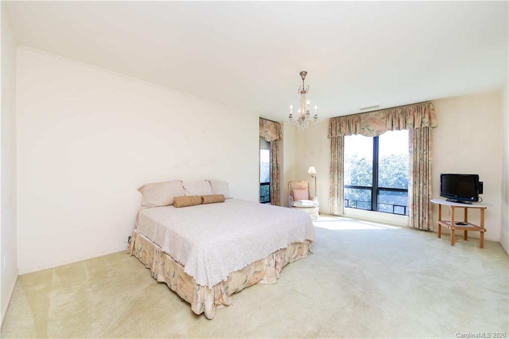 864 Cherokee Road Charlotte, NC 28207 - Photo 25 of 36 Gallery Image 25