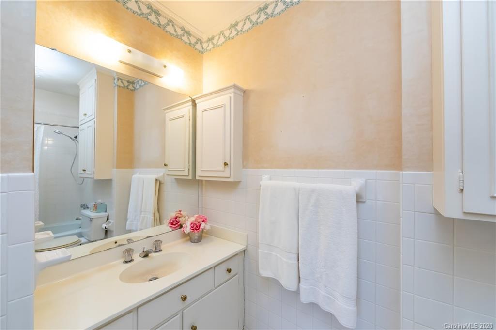 864 Cherokee Road Charlotte, NC 28207 - Photo 26 of 36 Gallery Image 26