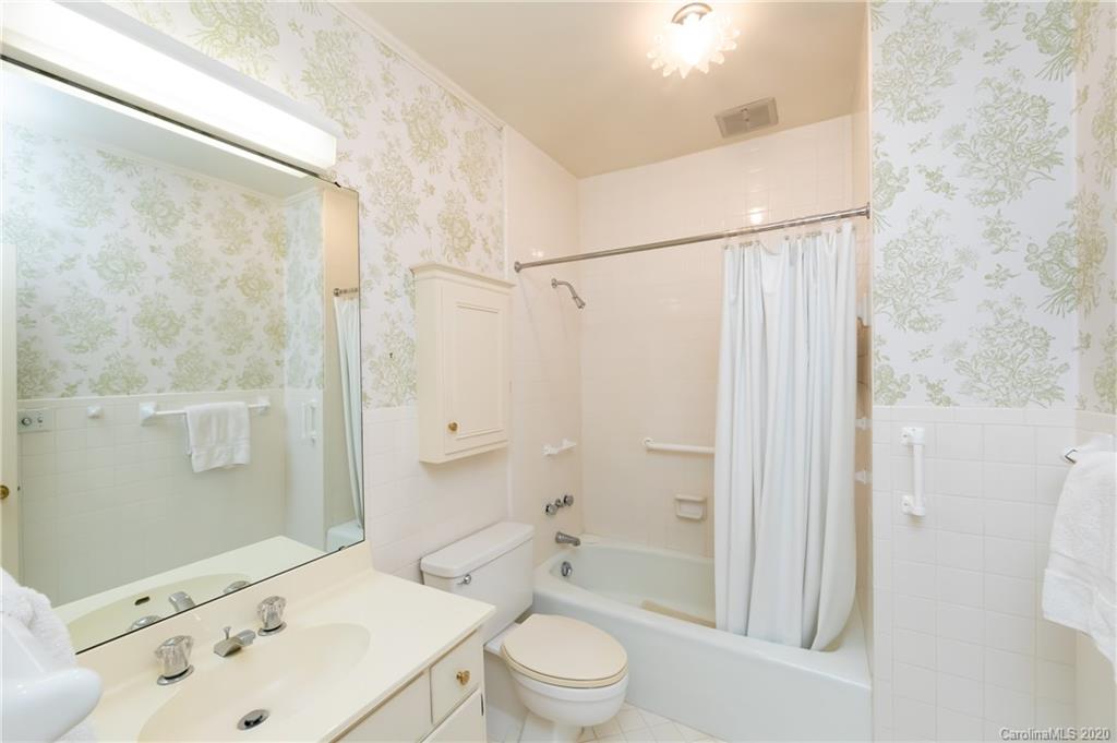 864 Cherokee Road Charlotte, NC 28207 - Photo 31 of 36 Gallery Image 31