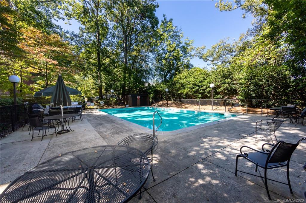 864 Cherokee Road Charlotte, NC 28207 - Photo 32 of 36 Gallery Image 32