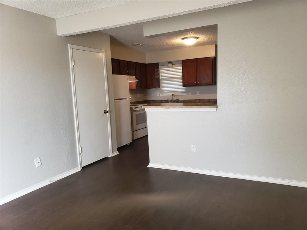 644 South Rogers Road Irving, TX 75060 - Photo 4 of 19