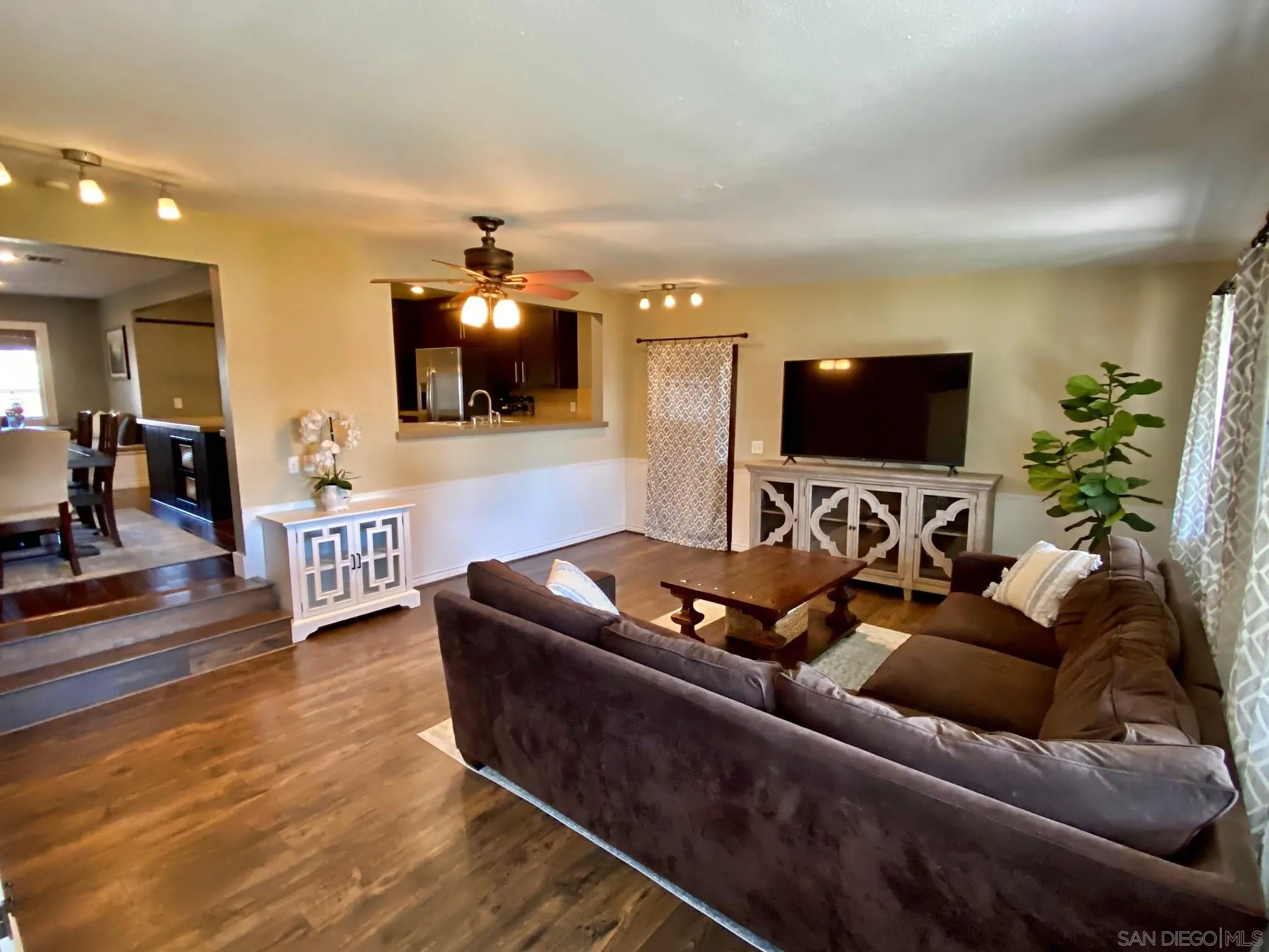 9272 Carthay Circle Spring Valley, CA 91977 - Photo 8 of 27 Gallery Image 8